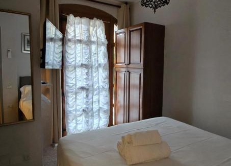 Cannobio Apartment | Residence Villa Margherita WITH POOL & HYDROMASSAGE