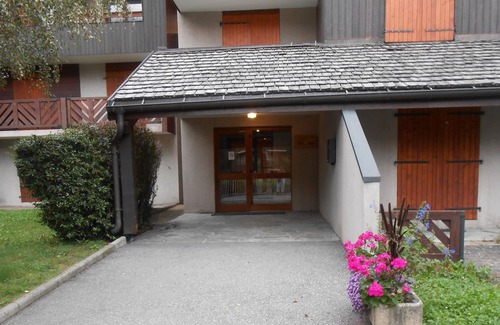 Bourg-Saint-Maurice Apartment | residence with swimming pool in the summer, winter skiing