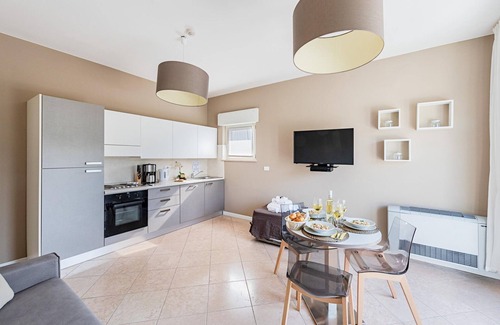 Desenzano del Garda Apartment | Residenza Miralago With Pool - Studio Apartment With City View