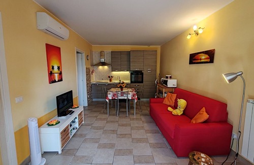 Pallanza Apartment | Residenza Silvana - Apt. B- Garden in Suna with parking, Wifi and A/C