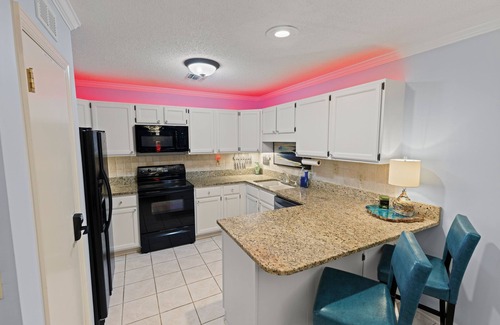 Salem Condo | Resort Amenities, Dog Friendly, Keowee Lakefront, 5 Star Clean, Modern Vibe.