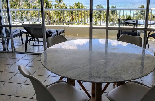 Hamilton Island Apartment | Resort apartment with panoramic beach views