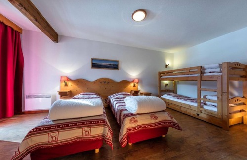 Abries Apartment | Resort center, fitness, swimming pool, parking, tv, ski locker, 50m², Abriès