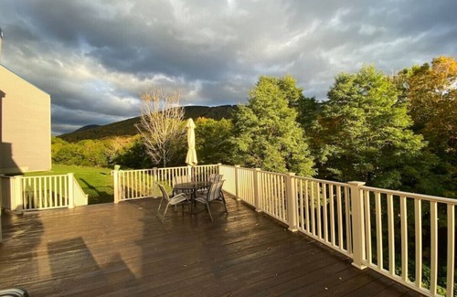Lincoln Condo | Resort Hotel at Loon Mountain w/pool, hot tub, Ski Hike