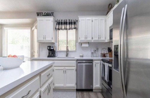 Val Vista Lakes House | Resort Lifestyle in Val Vista Lakes | Updated Home
