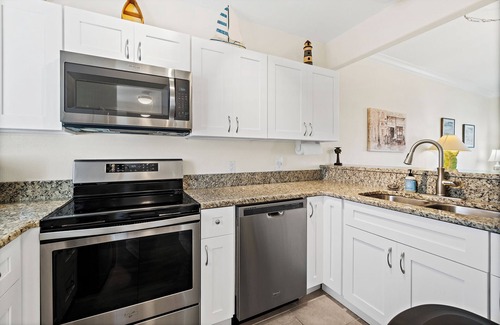 Villages of Seaport Condo | Resort-like | Comforts of Home | Close to Port | 1bd1ba |1 dog <30lbs