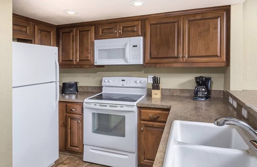 Tahoe Village Resort | Resort Stay in Tahoe 15 min to Heavenly Ski Resort