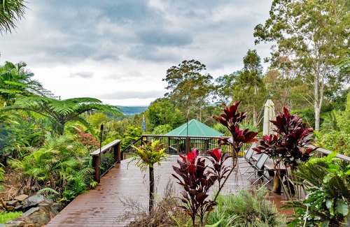 Mooloolah Valley House | Resort Style Accommodation