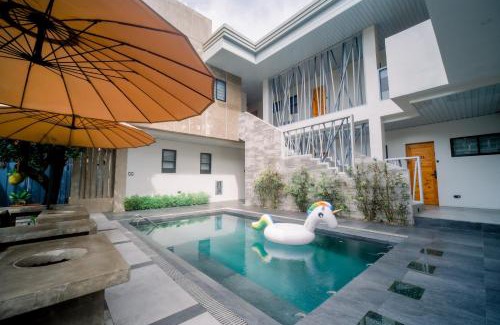 Bacolod Apartment | Resort type Family room for 4 to 5pax with pool