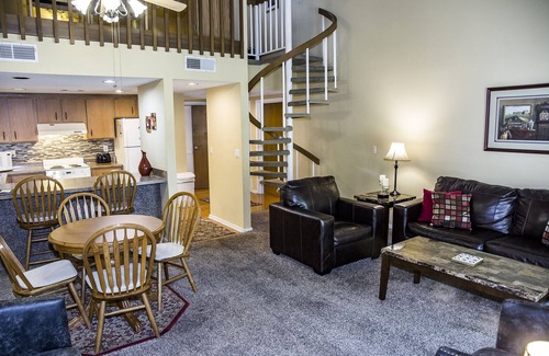 Fairfield Glade Villa | 🌄Resort Vacations at Fairfield Glade TN Golf Villa with two bedrooms + loft, has 6 beds!