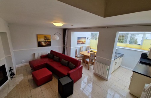 Clifden House | Rest and Recharge at 12 Clifden Glen