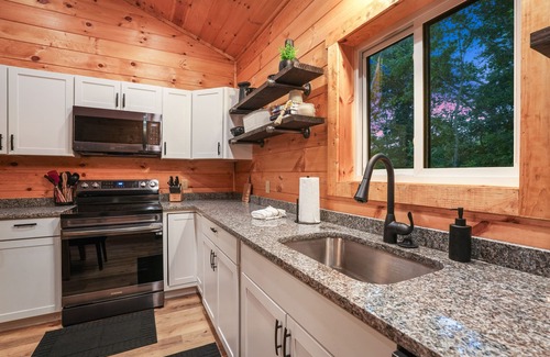 McArthur Cabin | Rest Easy | Hocking Hills