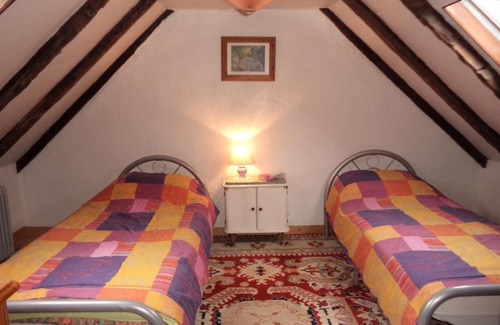 Saint-Segal House | Rest Huella