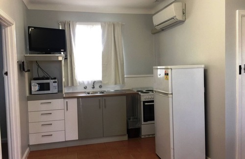 Broadwater Hotel | Restawile Motel