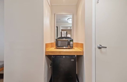 Carteret Apartment | Restful Double Suite Sleeps 4 Prime Location