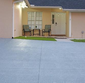 Limona Improvement House | Resting Oak
