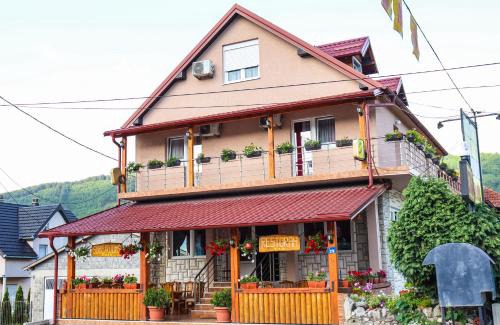 Montenegro Hotel | Restoran & Motel Manjež