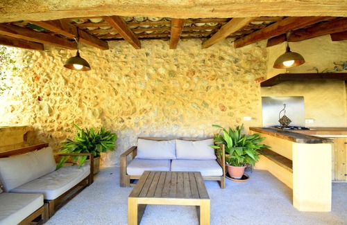 Buger House | Restored finca with modern elements, air conditioning & pool, beach at 10 KM