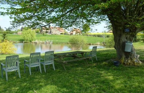 Bourbon-l'Archambault Cottage | Restored farmhouse with fishing included, pets allowed