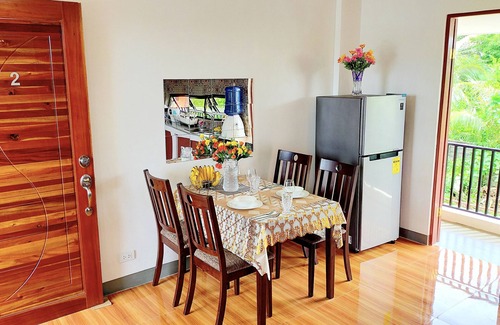 Liloan Apartment | Retreat to a Stylish Flat w/Balcony+Garden View