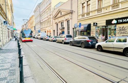 Andel Apartment | Retro style in centrum Prague Andel