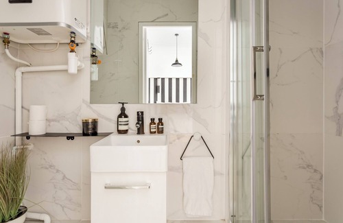 2nd Arrondissement House | Reva Suites