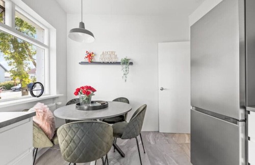 Haaleiti Apartment | Reykjavik, Central, Family apartment.n