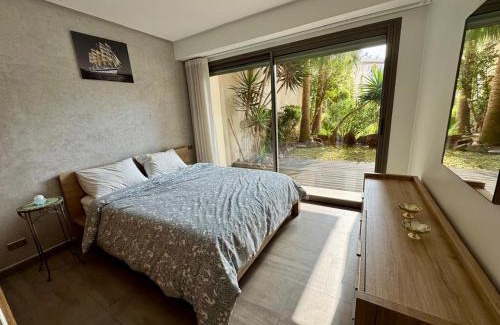 Pont Blondin Apartment | Rez-de-Jardin Rock Island