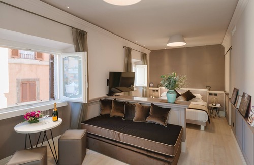 Rione VI Parione House | Rhea Silvia Luxury Navona