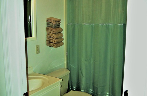 Rhinebeck Village Business District Apartment | Rhinebeck Village suite with heated pool