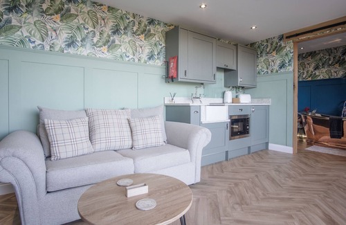 Llangennith Cabin | Rhossili Bay Secret - Cabin - Landimore