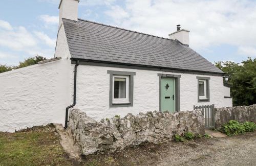 Ty Croes House | Rhytty Bach