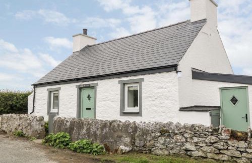 Ty Croes House | Rhytty Bach