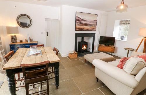 Ty Croes House | Rhytty Bach