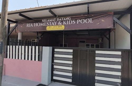Kampung Kuala Sungai House | Ria Homestay & kolam