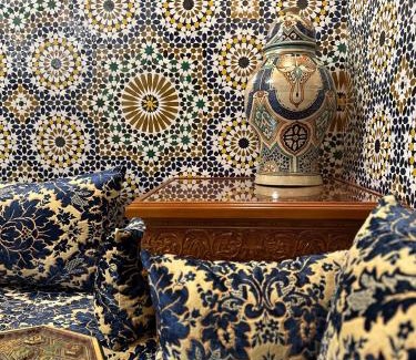 Layoun House | Riad Mazar