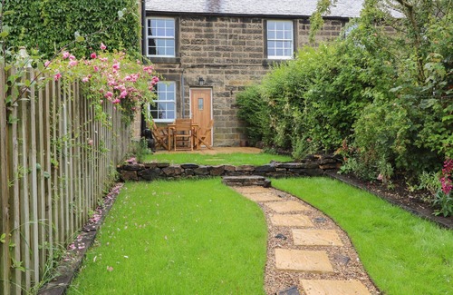 Holestone Moor Cottage | Riber View
