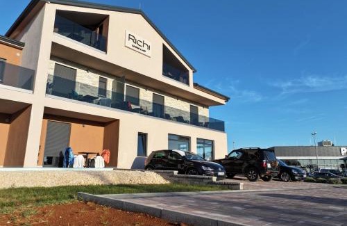 Funtana Apartment | Richi Rooms & App
