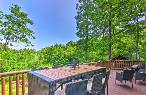 Vein Mountain Cabin | 'Ridgetop View' Nebo Cabin: Hot Tub, Fire Pit