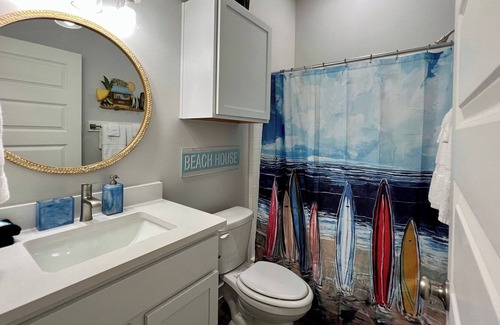 Central City House | Ridin' Waves - 14933