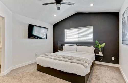 Vineyard House | Right off Freeway, Quiet Neighborhood, King Bed!
