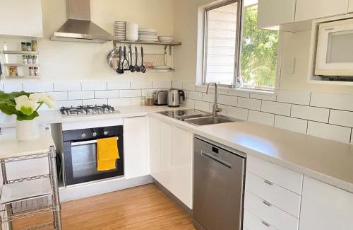 Mollymook House | Rileys Retreat - coastal home close to beach