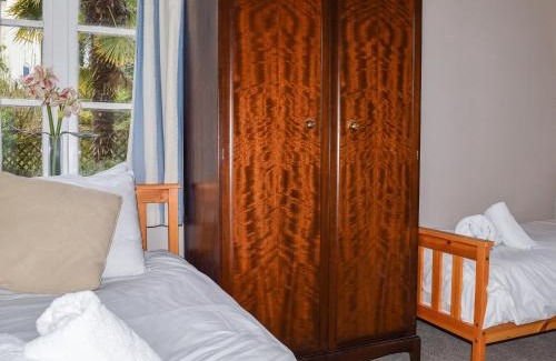 Salcombe House | Ringrone 3