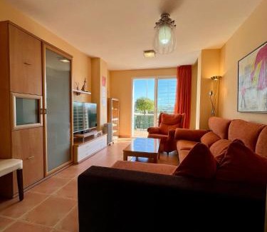 Oropesa del Mar Apartment | Rio Palancia II, Disfruta de una estancia en Familia, con Wifi y Parking Gratuito e Smart Tive, Una estancia de Cinco estrellas
