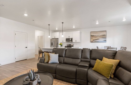 St. George House | Ripple Retreat: Private Hot Tub + Enclosed Yard