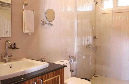 Police Bazar Resort | Rishat Sngi Orchid Resort, Shillong