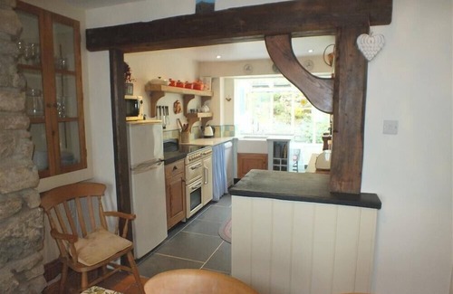 Newport Cottage | RISING SUN, pet friendly, with open fire in Newport, Pembrokeshire