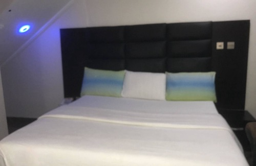 Enugu Hotel | Ritz-Carinton Suites