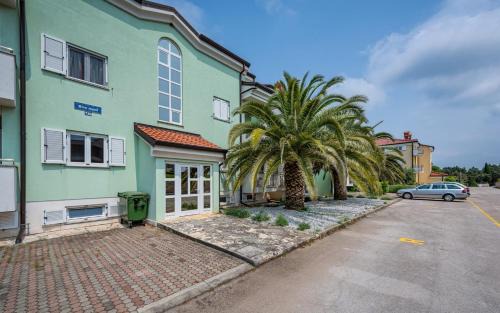 Crveni Vrh Apartment | RIVA house with apartment