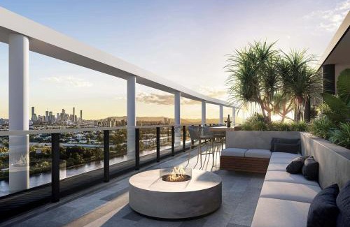 Eagle Farm Apartment | River & City View Apt near Brisbane Airport with Infinity Pool, Spa, Sauna, Steam Room